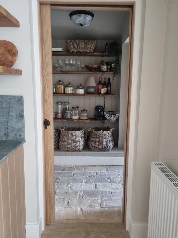 Large terracotta tile in entranceway